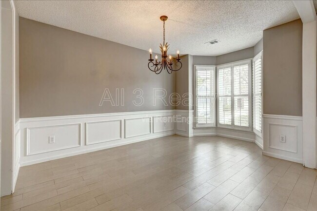 Building Photo - 2540 Alvecot Cir SE