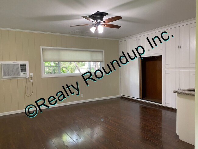 Building Photo - Beautiful Lincoln Village Home