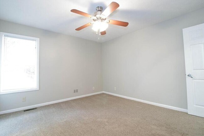 Building Photo - 700 Princeton Cir