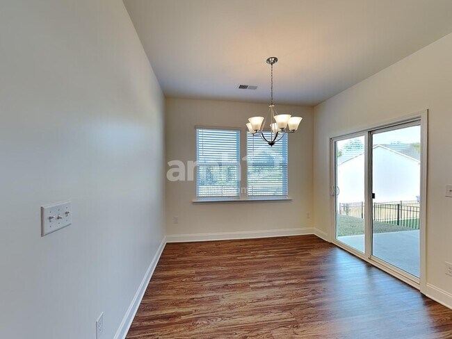 Building Photo - 106 Larragan Dr