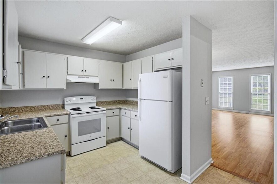 Building Photo - 1337 Sweet Pine Dr