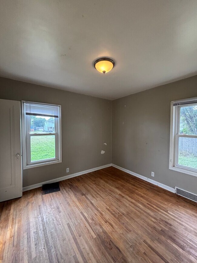 Building Photo - For Rent: 2 Bedroom Home with Bonus Room a...