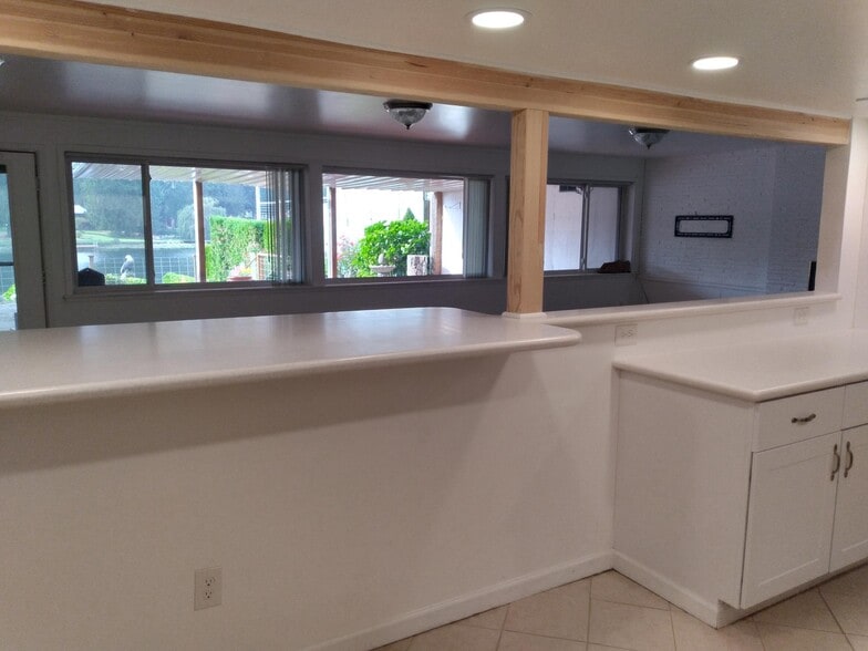 Building Photo - 31265 E Lake Morton Dr SE