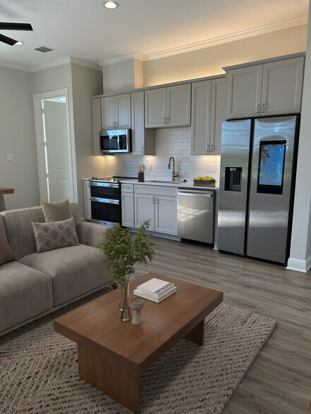 Building Photo - 1946 Chestnut Pk Ln