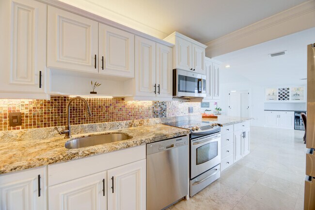 Building Photo - 2780 S Ocean Blvd