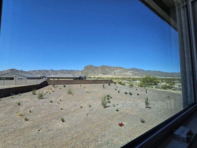 Building Photo - 20124 W Palo Verde Dr