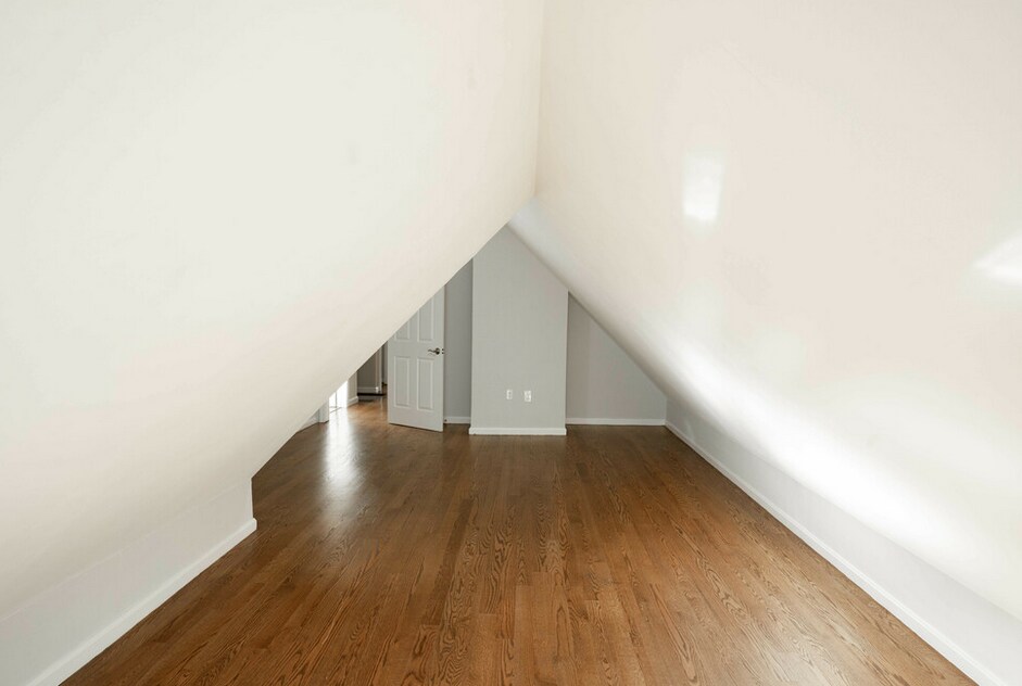 Building Photo - 92 Maple St