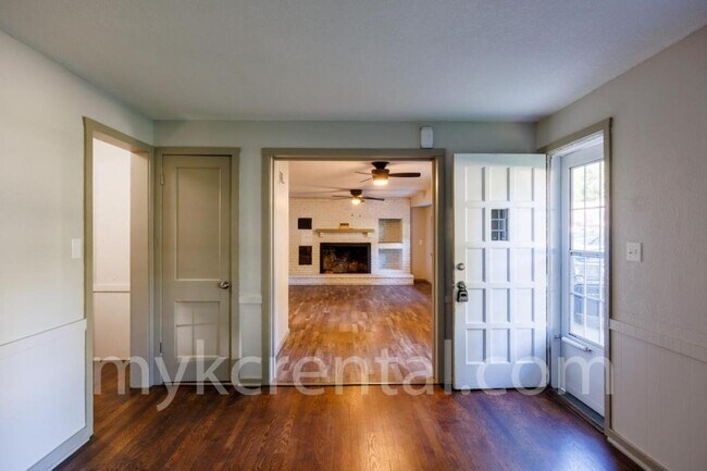 Building Photo - 7915 W 59th Terrace