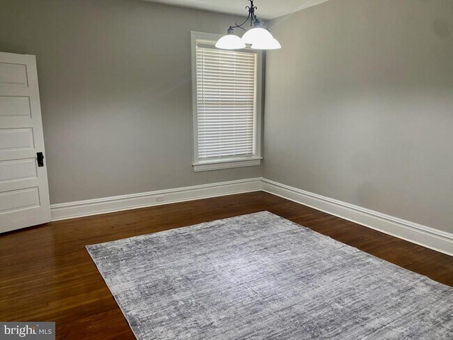 Building Photo - 101 Glen St