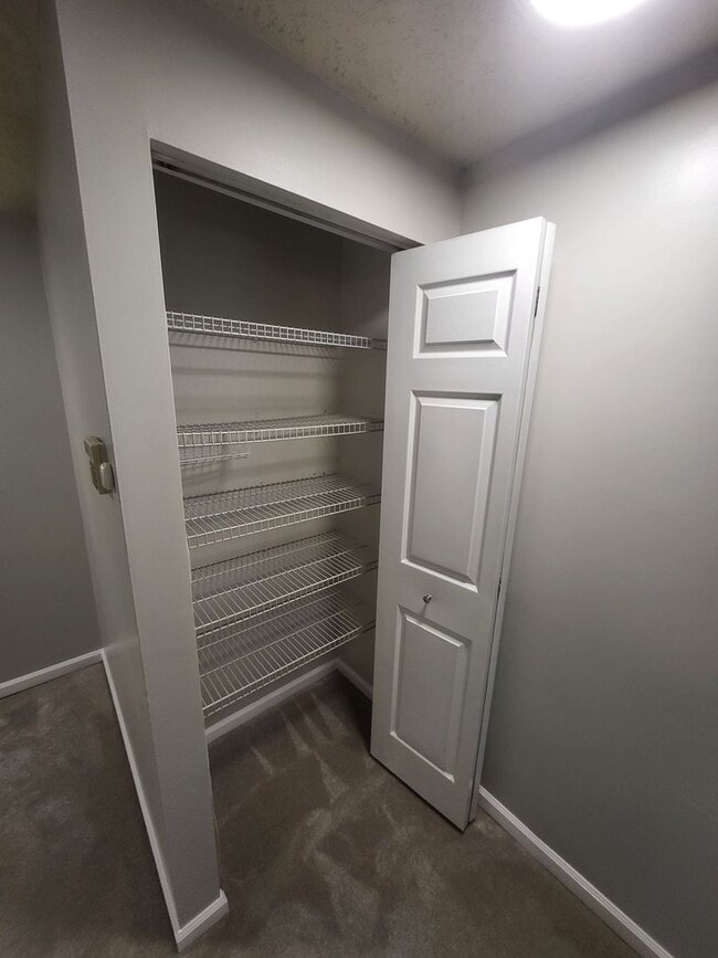 Building Photo - 47 Lucinda Ct