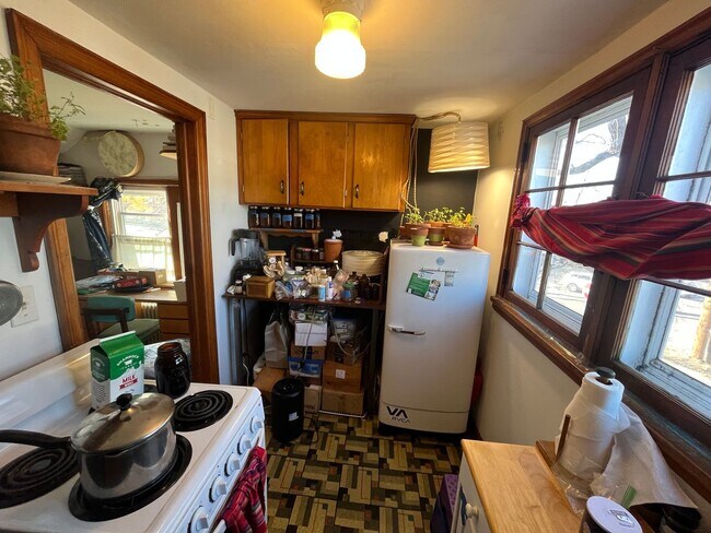 Building Photo - 1330 Selby Ave