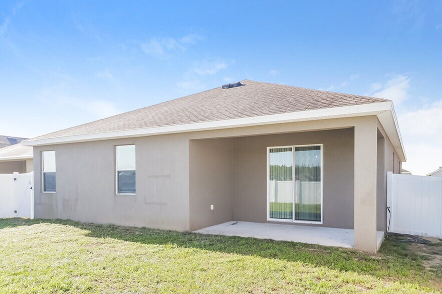 Building Photo - 30745 Water Lily Dr