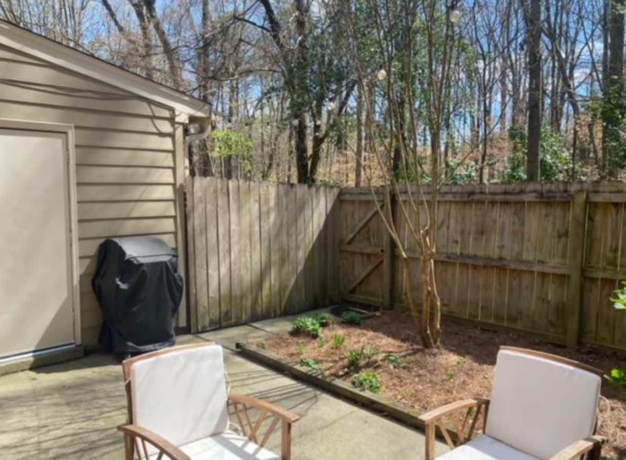 Fenced in patio - 3144 Morningside Dr