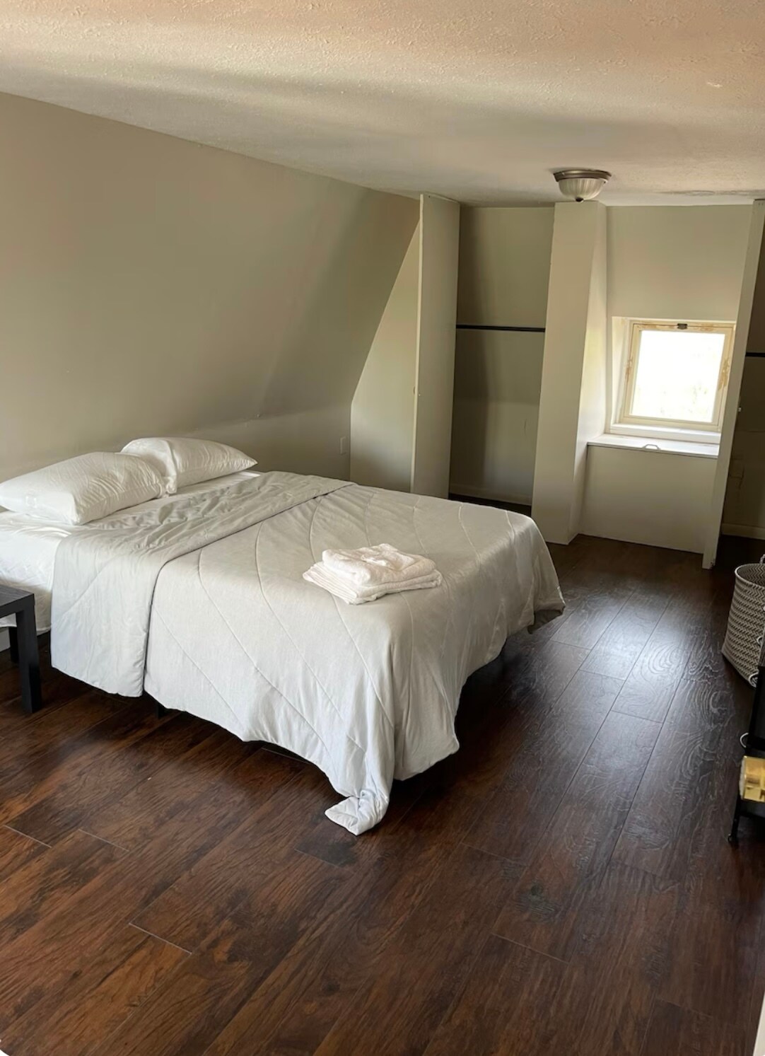 Building Photo - 4312 Clinton Ave