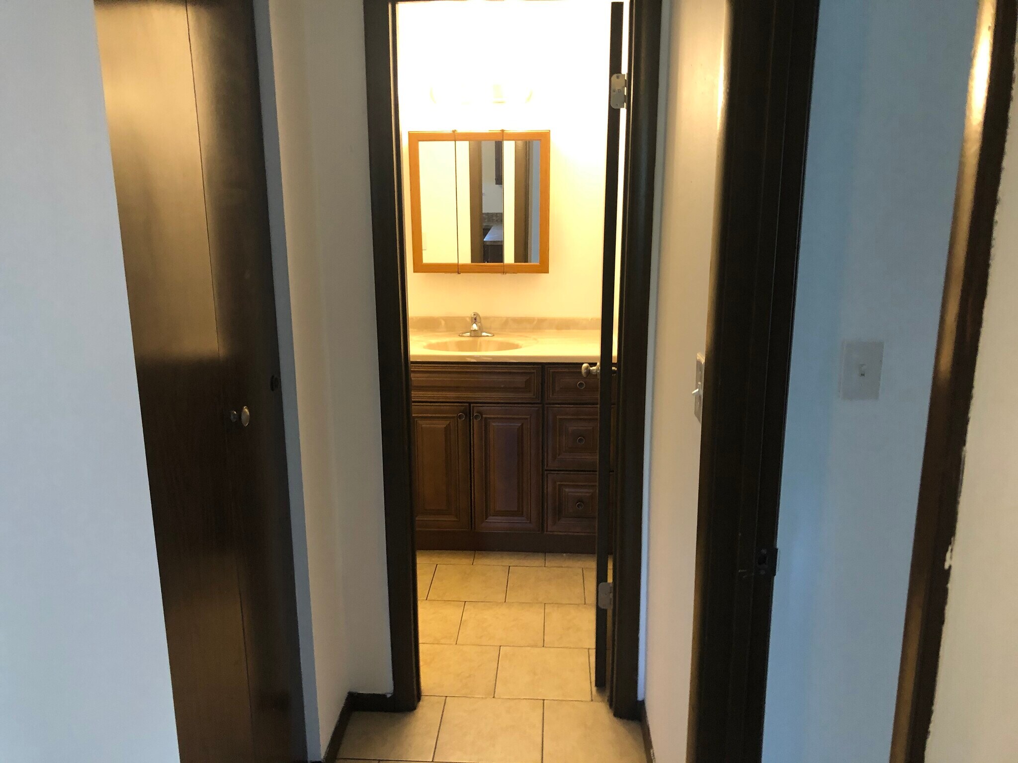 Building Photo - 650 Westmoreland Dr