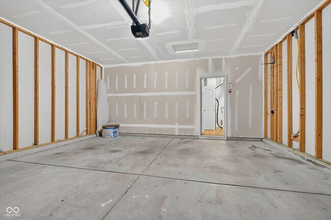 Building Photo - 5935 Monticello Square Ln
