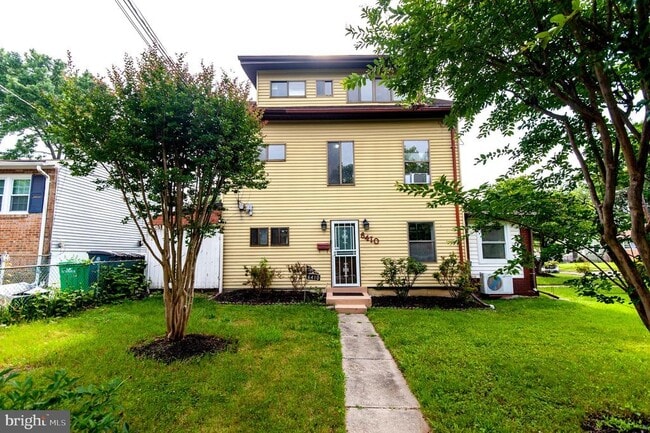 Primary Photo - 6410 63rd Pl