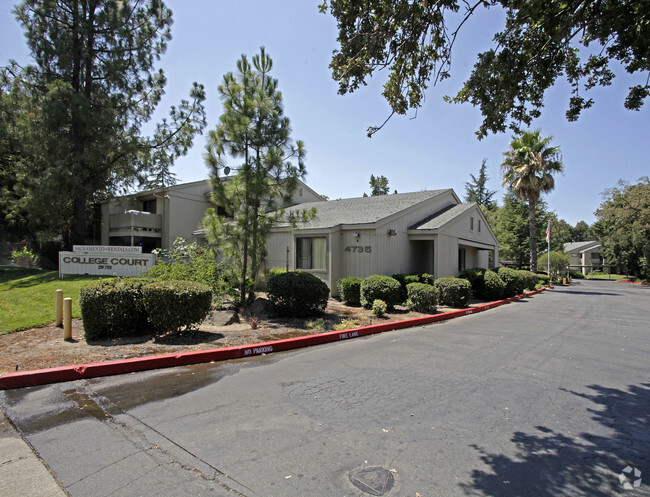 Primary Photo - College Court Apartments