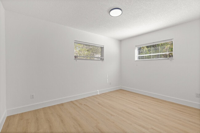 Building Photo - Newly Renovated Pool Home