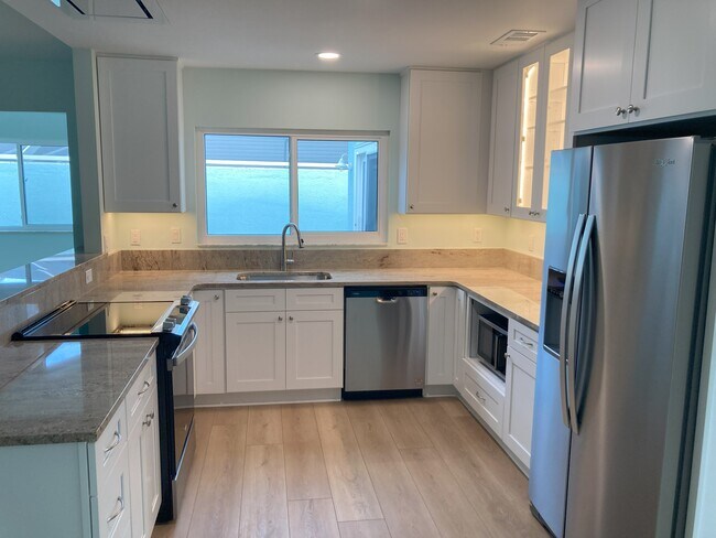 Open concept kitchen - 208 Mayan Ter