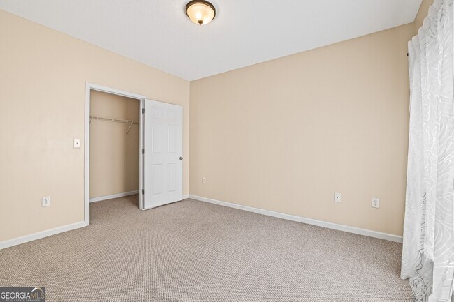 Building Photo - 4333 Dunwoody Park