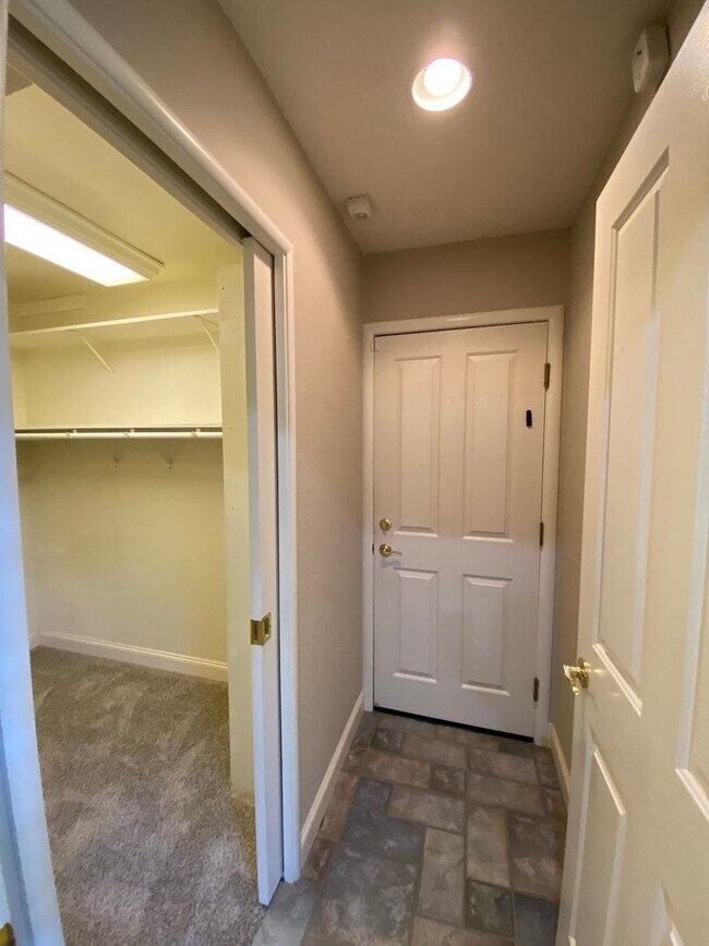 Building Photo - Spacious home in Green Acres coming soon!