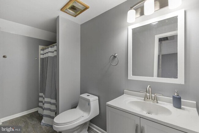 Building Photo - 3184 Ebbtide Dr