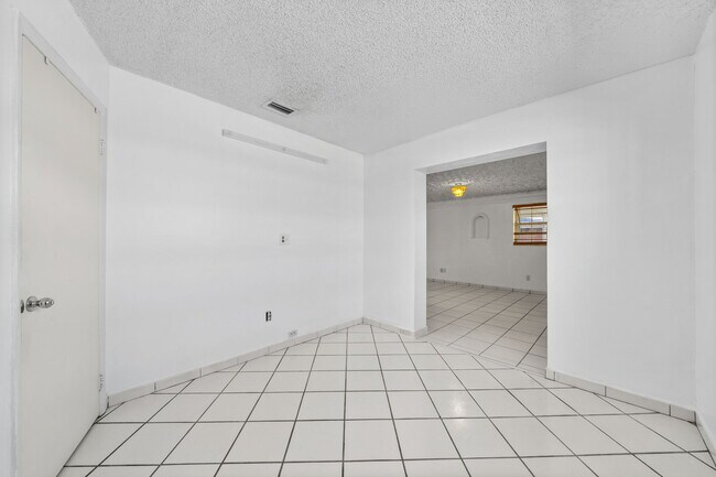 Building Photo - 11620 SW 179th Terrace