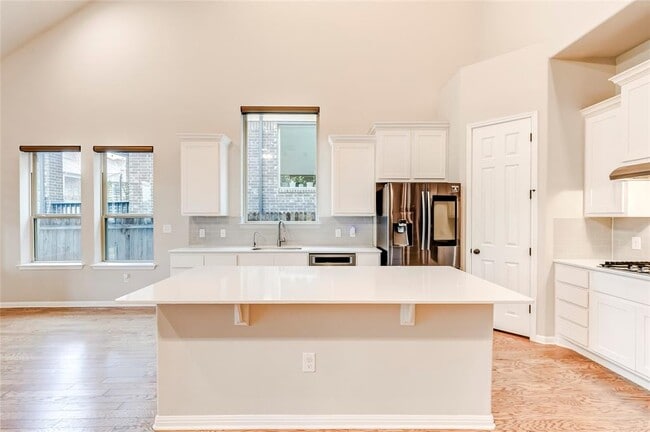 Building Photo - 2916 Zelma Dr