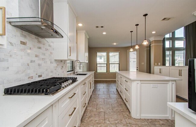 Building Photo - 13719 Kingston River Ln