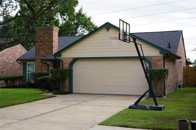Building Photo - 12243 Fetlock Dr