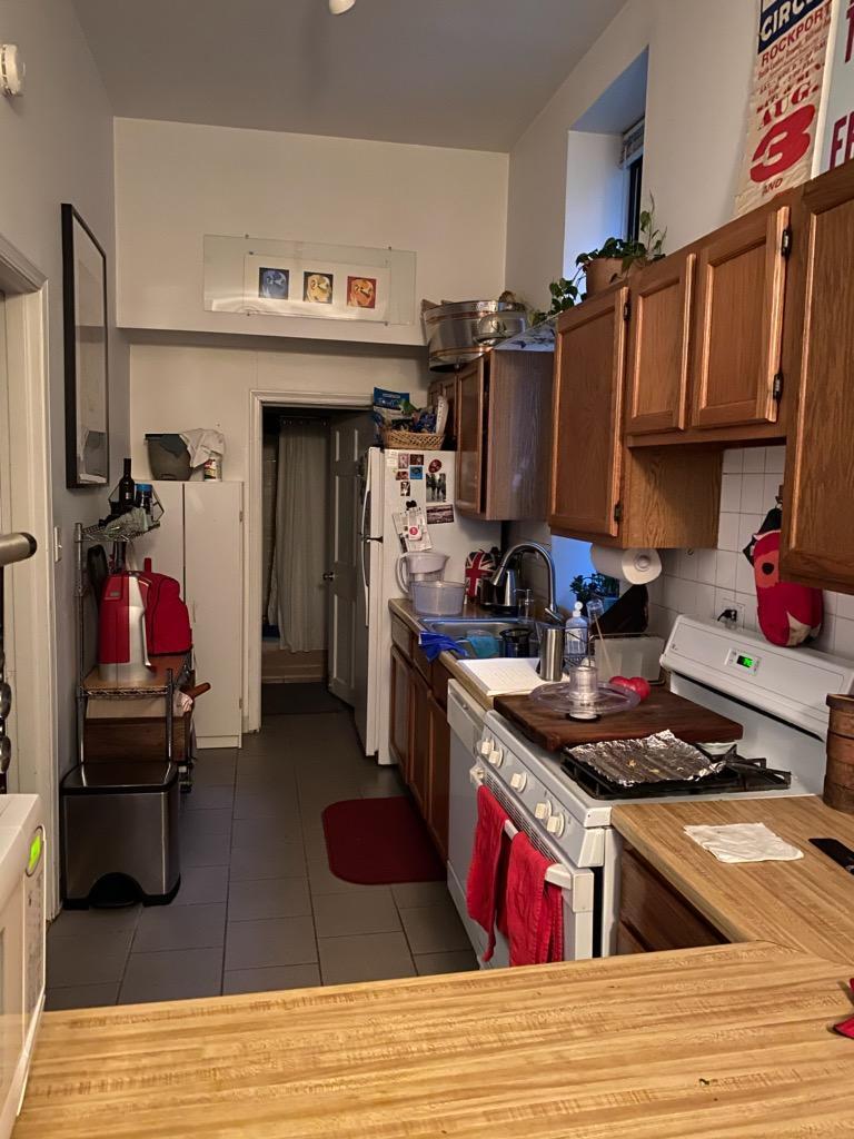 Kitchen - 1450 N Cleveland Ave