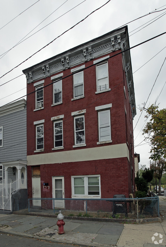Building Photo - 371 Bramhall Ave
