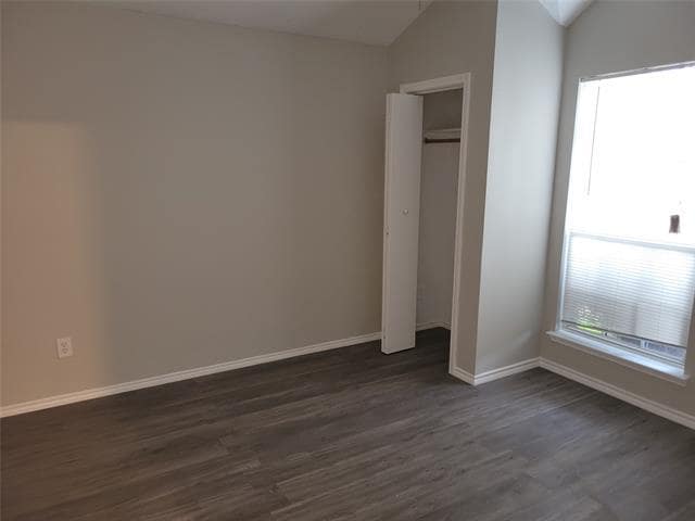 Building Photo - 709 Duke Dr