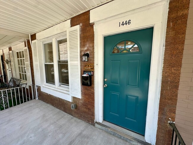 Building Photo - Fully renovated, bright, and spacious 3-bedroom, 1.5-bath home in an amazing location.