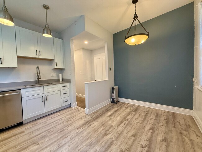 Building Photo - Charming unit for rent in Wash Park!