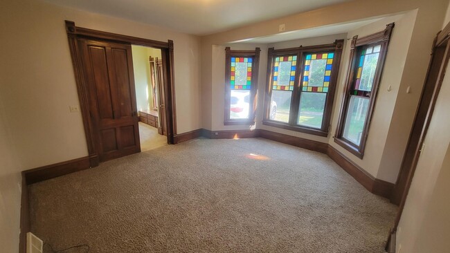 Building Photo - 410 Cottage Ave