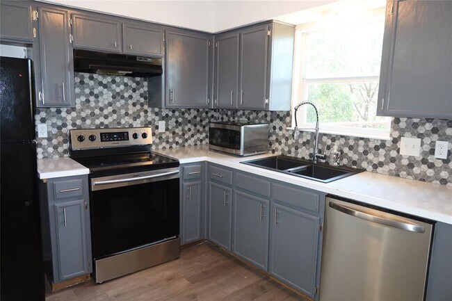Building Photo - 6914 Rifle Bend