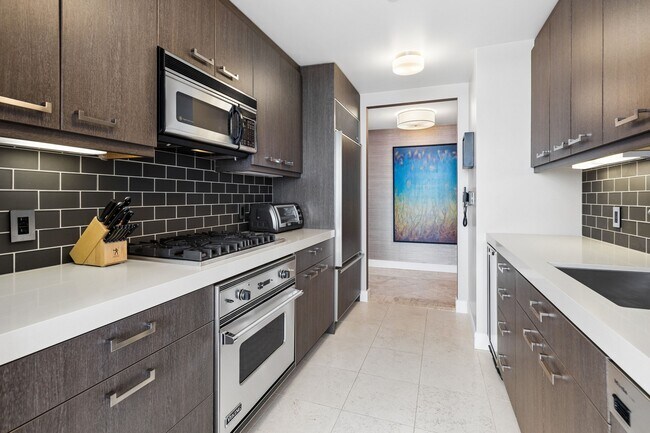 Building Photo - 706 Mission St