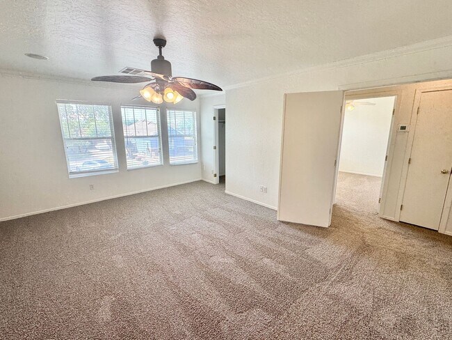 Building Photo - 4 Bedroom 3 Bathroom Home in Surprise! Has Loft & Additional Office/Den!