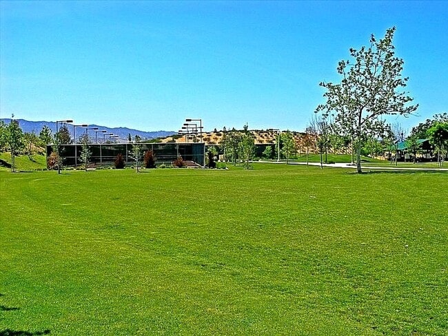 Building Photo - COMING SOON! Spacious 4-Bedroom Townhome w...