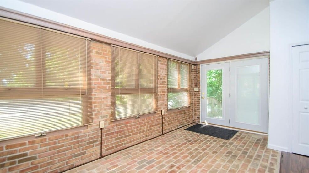 Foyer - 1301 Jones Dr