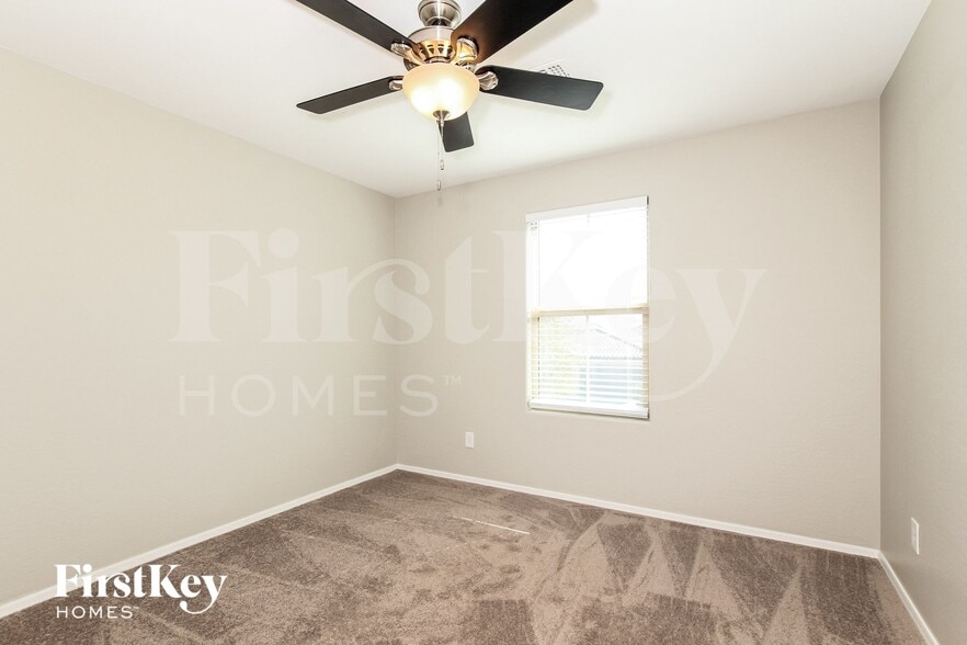 Building Photo - 10242 W Levi Dr