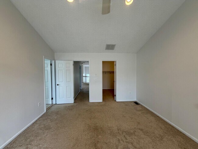 Building Photo - 113 Broadleaf Pl