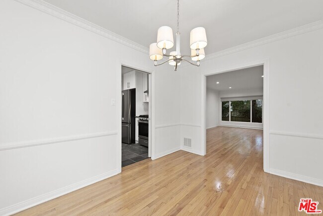 Building Photo - 1208 N Crescent Heights Blvd