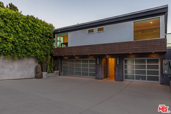 Building Photo - 26050 Pacific Coast Hwy