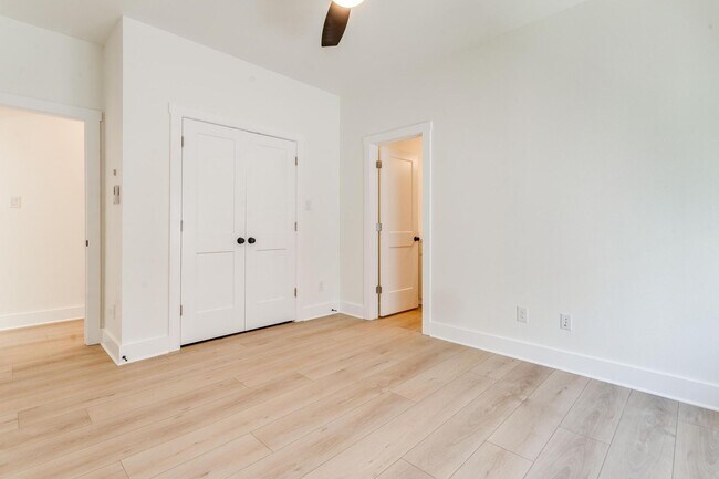 Building Photo - 3255 S University Dr
