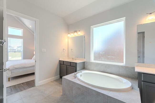 Building Photo - 25018 Pavonia Lake Ln