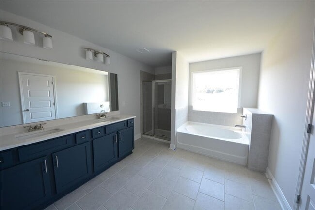 Building Photo - 3871 Brookburn Park