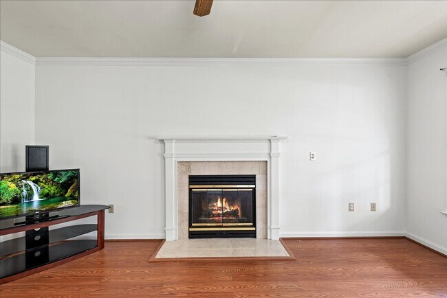 Building Photo - SHORT-TERM RENTAL